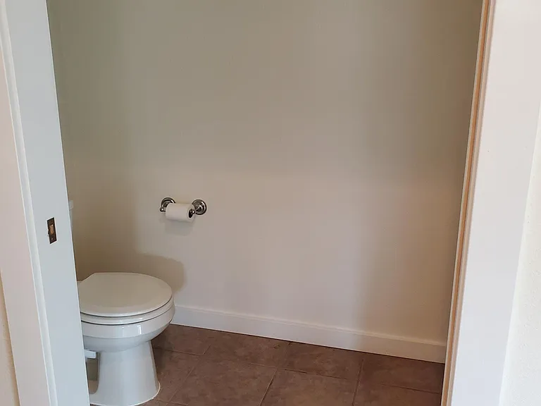 398 Solberg Dr #B — Photo 15