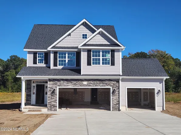 1051 Appaloosa Trail, Grimesland, NC 27837