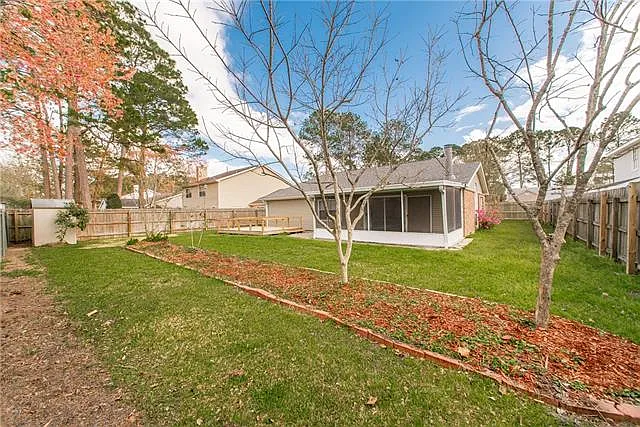 119 Larchwood Dr — Photo 22