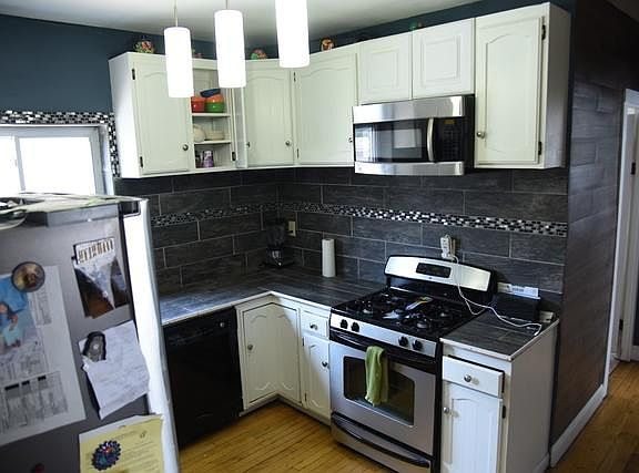 4th image of 4115 W School St #1