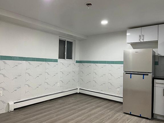 2nd image of 7611 162nd St Floor 1