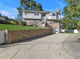 39 Elder Avenue, Farmingville, NY 11738