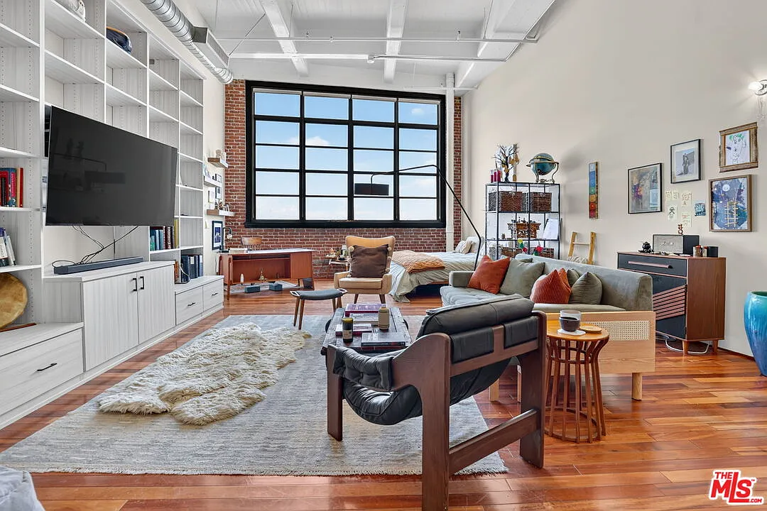 Studio, 1.0 bath, 1147 sqft, $3,995 — Photo 1