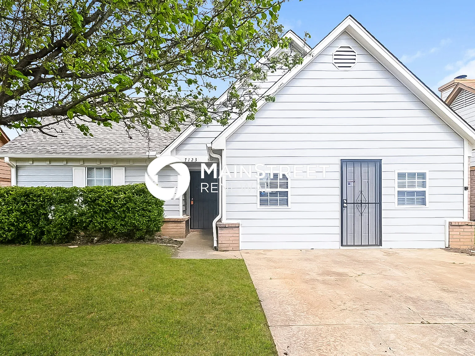 7123 Hampton Dr — Photo 1