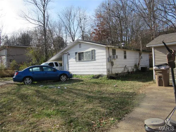 1601 Wallace St, Poplar Bluff, MO 63901
