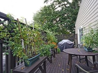 126 Browne St #3, Brookline, MA 02446