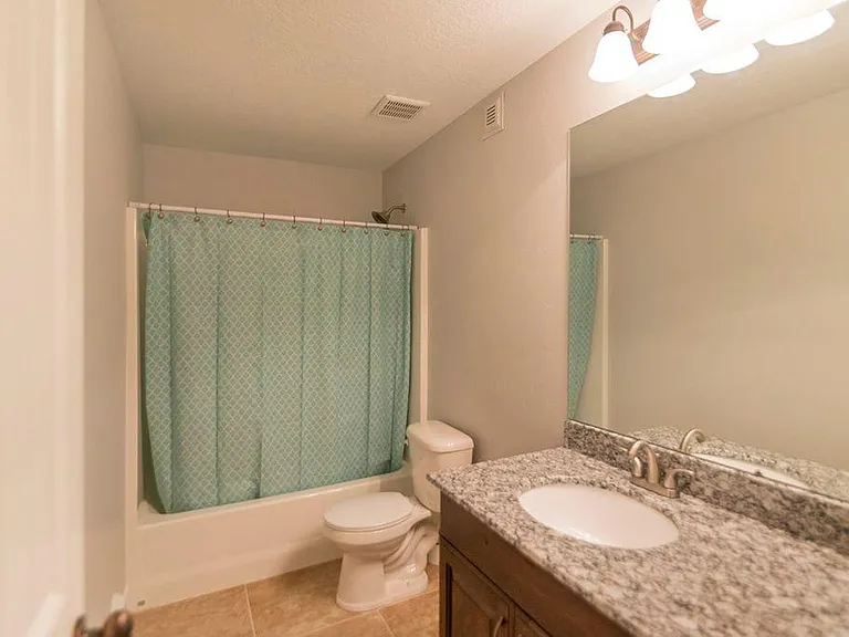 229 E Bridgewater Ln — Photo 20