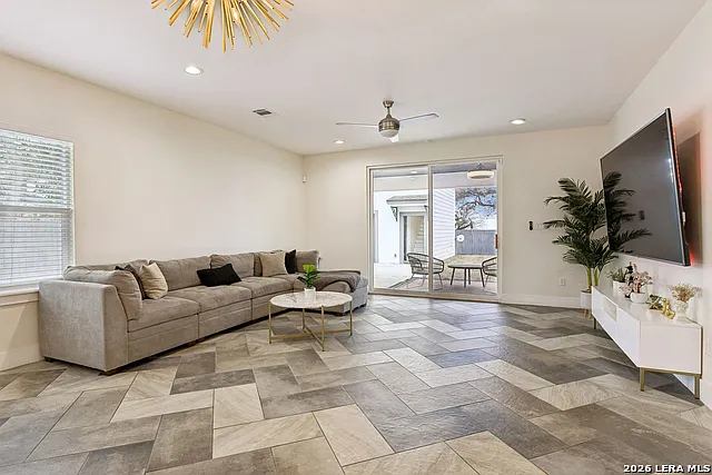 303 Pendleton Ave — Photo 16