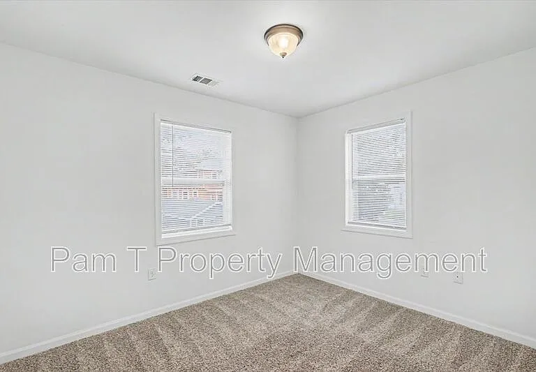 1200 E 37th St — Photo 14