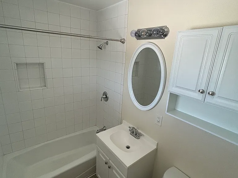641 S Wabash Ave — Photo 3