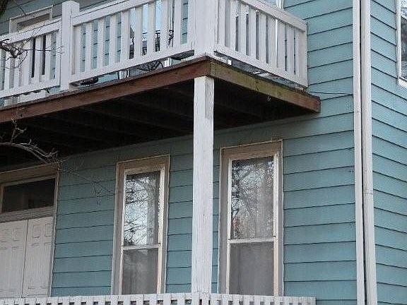 Upper & lower decks
