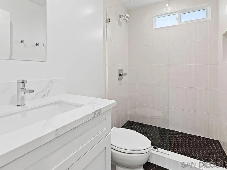 4265 42nd St #5 — Photo 8