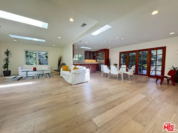 7586 Woodrow Wilson Dr, Los Angeles, CA 90046