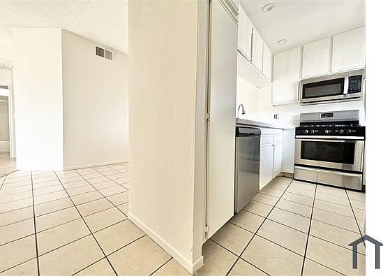 1st image of 868 S Kingsley Dr #201