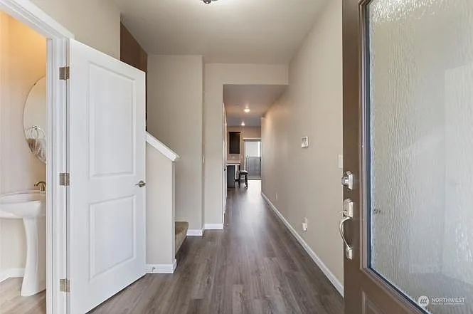 3 bed, 2.5 bath, 1698 sqft, $2,800 — Photo 4