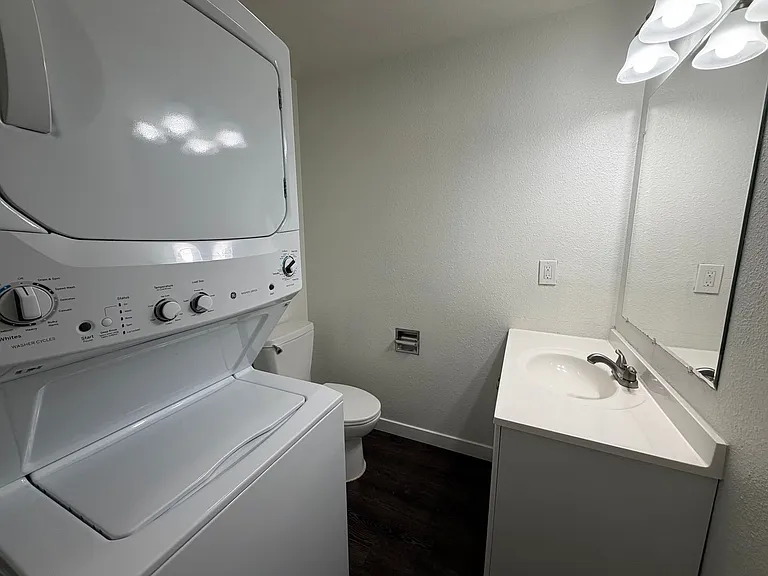 Prestige Townhomes: Stylish 2-Bedroom Living in the Heart of Puyallup — Photo 15