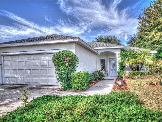 1st image of 483 Lake Suzanne Dr