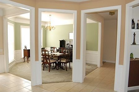 Large dining room with stunning features.