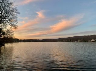 32 Juniper Rd, Wayne, NJ 07470