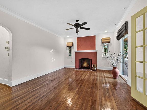5th image of 745 16TH AVENUE NE