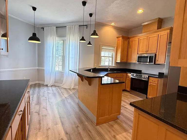 115 Sheldon Ct — Photo 6