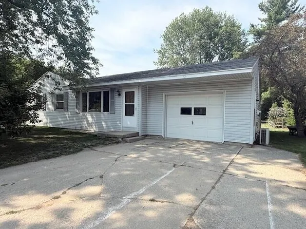 306 W Beryl St, Scottville, MI 49454