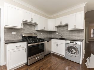 915 W Waveland Ave, Chicago, IL 60613