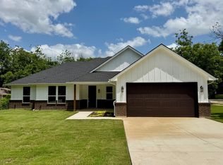 507 S 4th St, Grandview, TX 76050