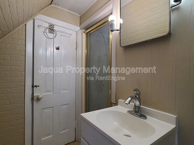 621 State St #2 — Photo 10