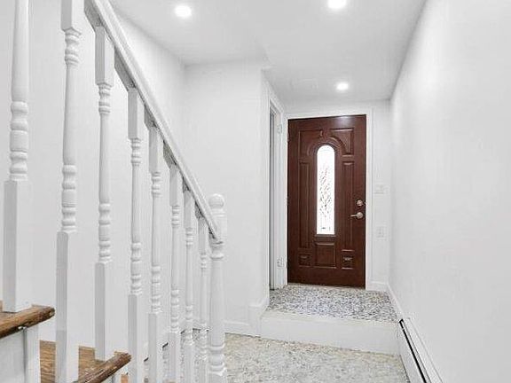2nd image of 2445 Lurting Avenue