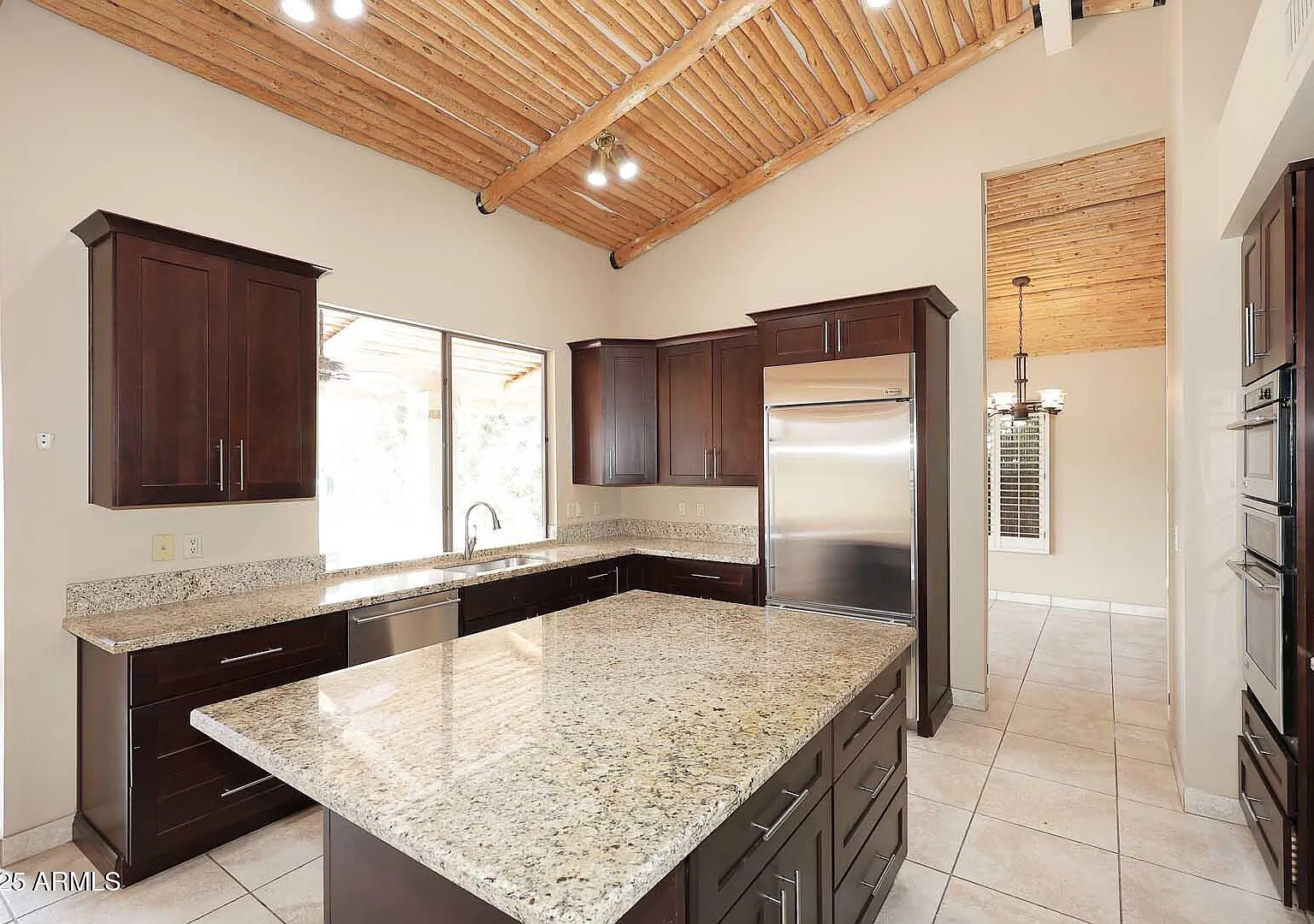 3 bed, 2.0 bath, 2837 sqft, $4,995 — Photo 3