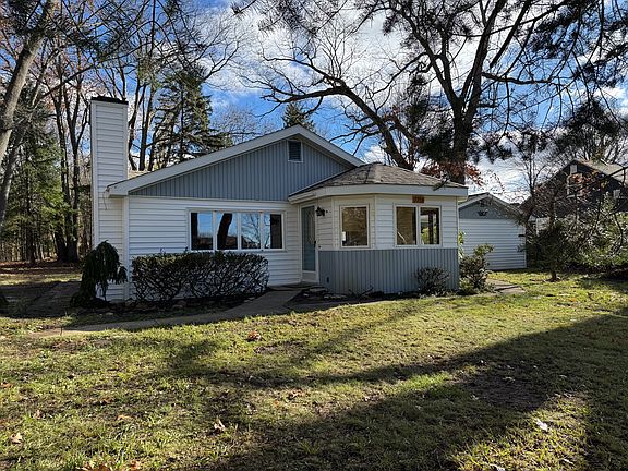 2nd image of 2716 Memorial Dr