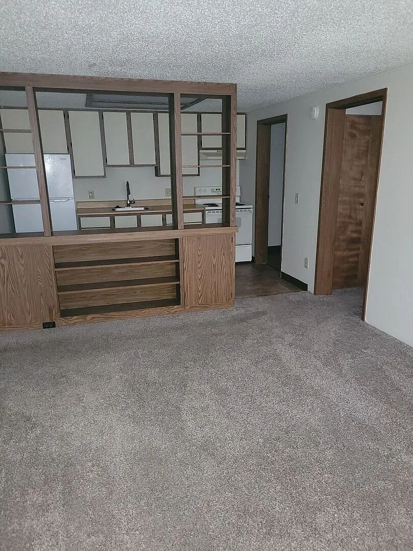 Coming soon! 2BR/2BA Under renovation! — Photo 2