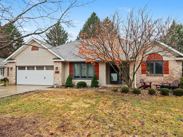 8127 Robinbrook St, Richland, MI 49083