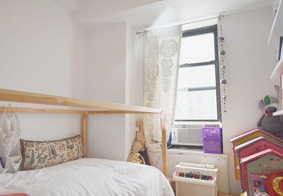 2nd image of 200 W 15th St APT 9A