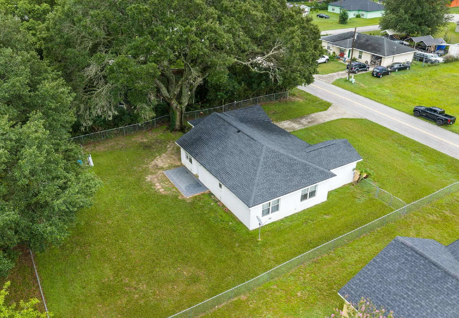 3 bed, 2.0 bath, 1365 sqft, $2,000 — Photo 3