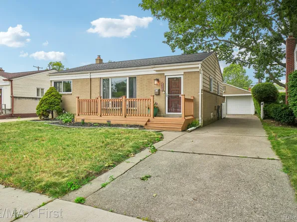 320 Hecht Dr, Madison Heights, MI 48071