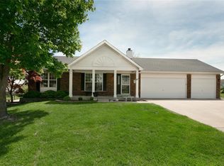 27 Green Pines Cir, Saint Peters, MO 63376