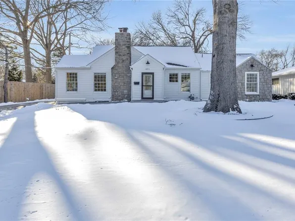 6612 Walmer St, Overland Park, KS 66202