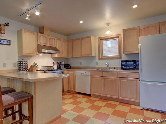 5th image of 540 Timberline Dr
