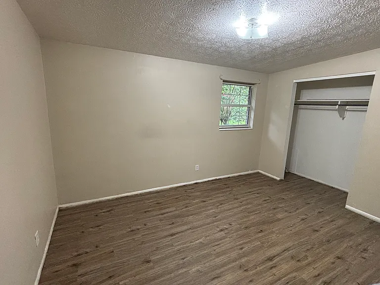 171 Stafford Ave — Photo 8