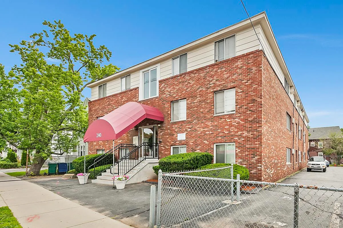 2 bed, 1.0 bath, $2,300 — Photo 3