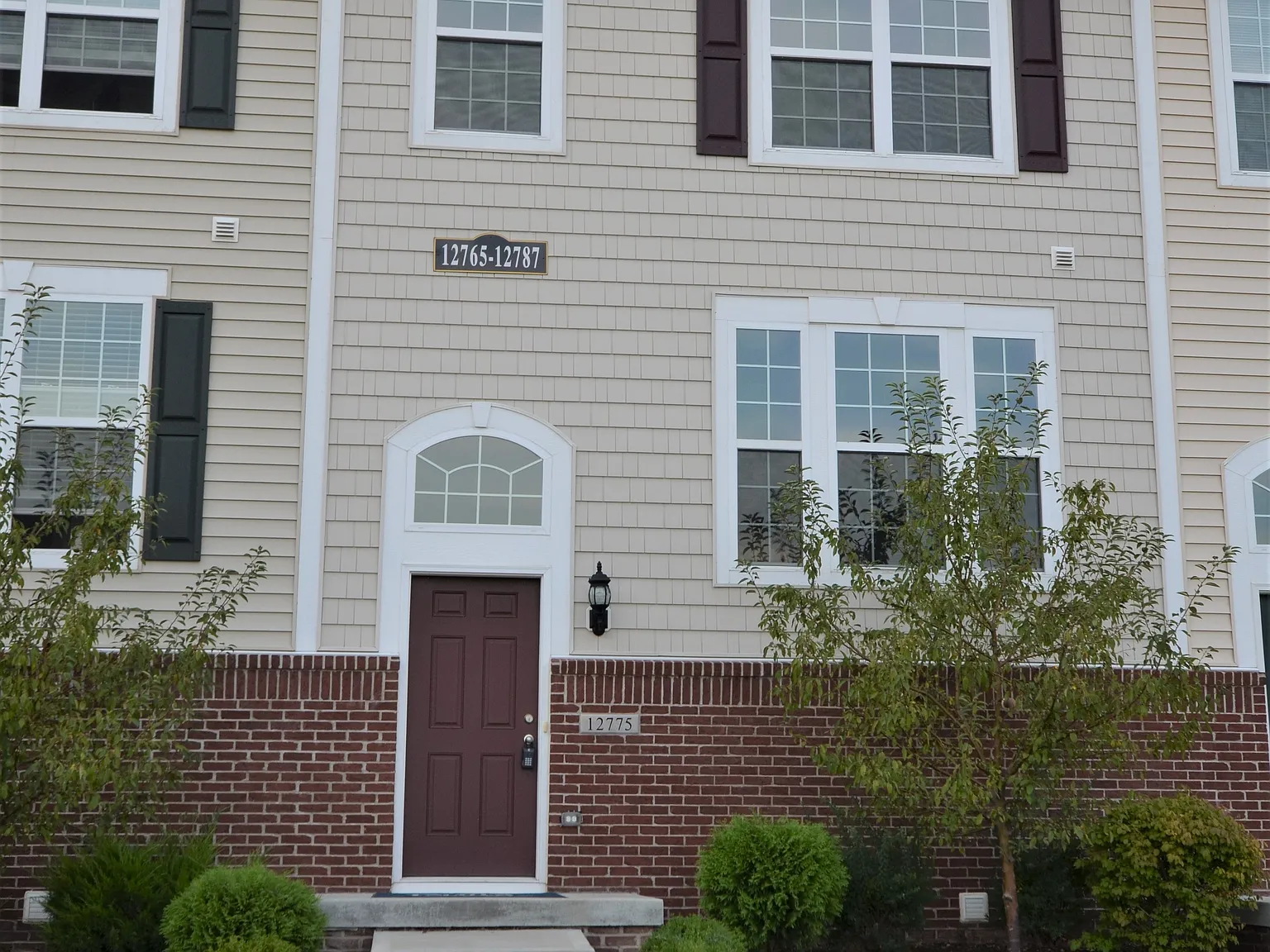 12775 Tamworth Dr — Photo 2