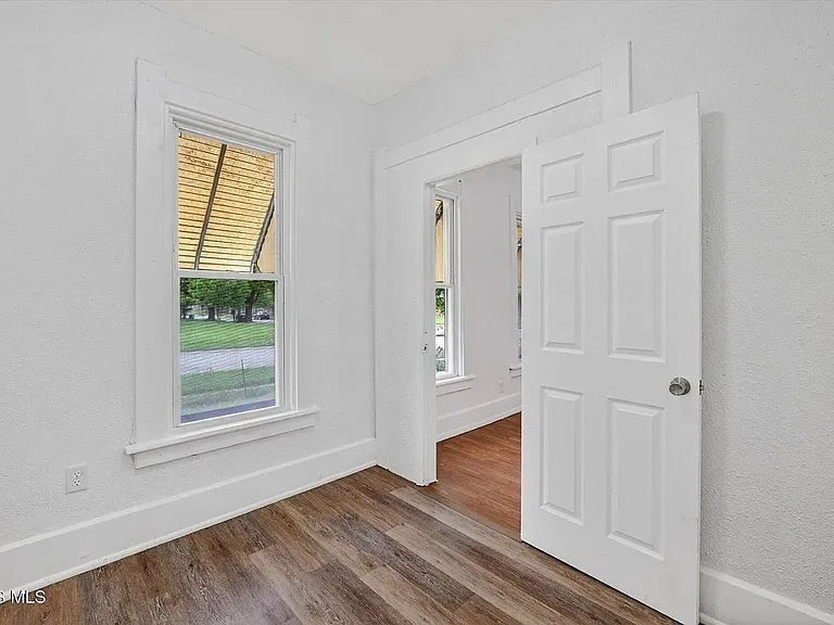 2938 Chase St — Photo 15