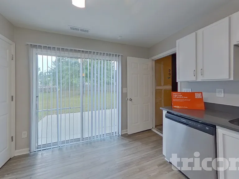 8717 Rozumny Dr — Photo 6