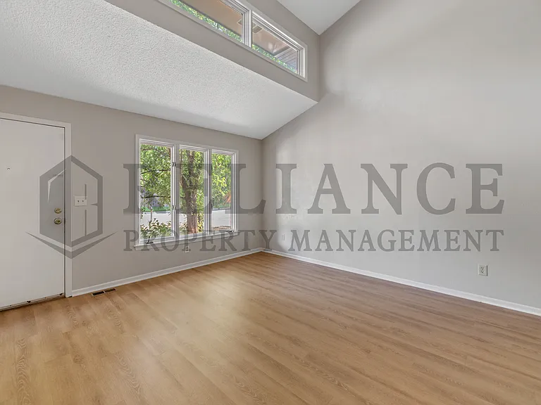 10919 W Nantucket St — Photo 5