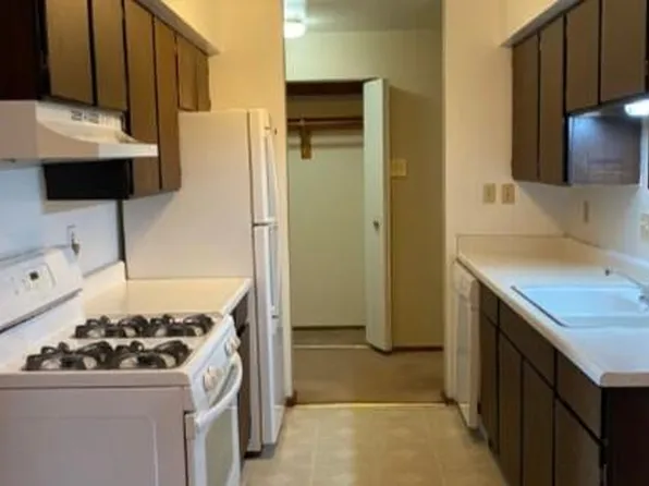 9838 W Fond Du Lac Ave, Milwaukee, WI