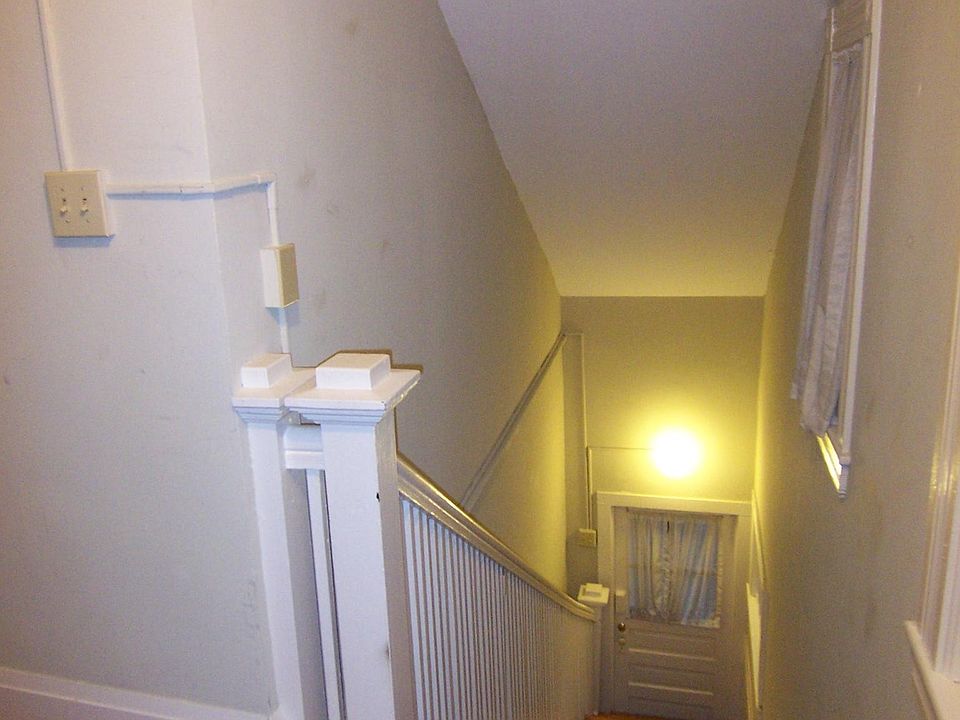 Looking back to entry door