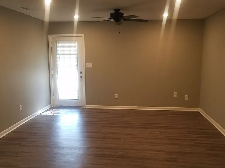 4 Lakeland Ct — Photo 7