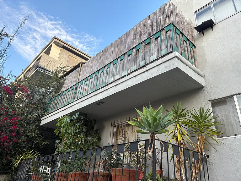 1343 N Sierra Bonita Ave #10 — Photo 6